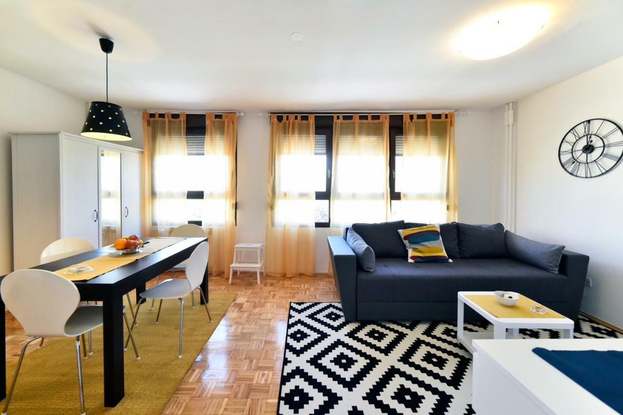 Apartment Place4U Zagabria Esterno foto